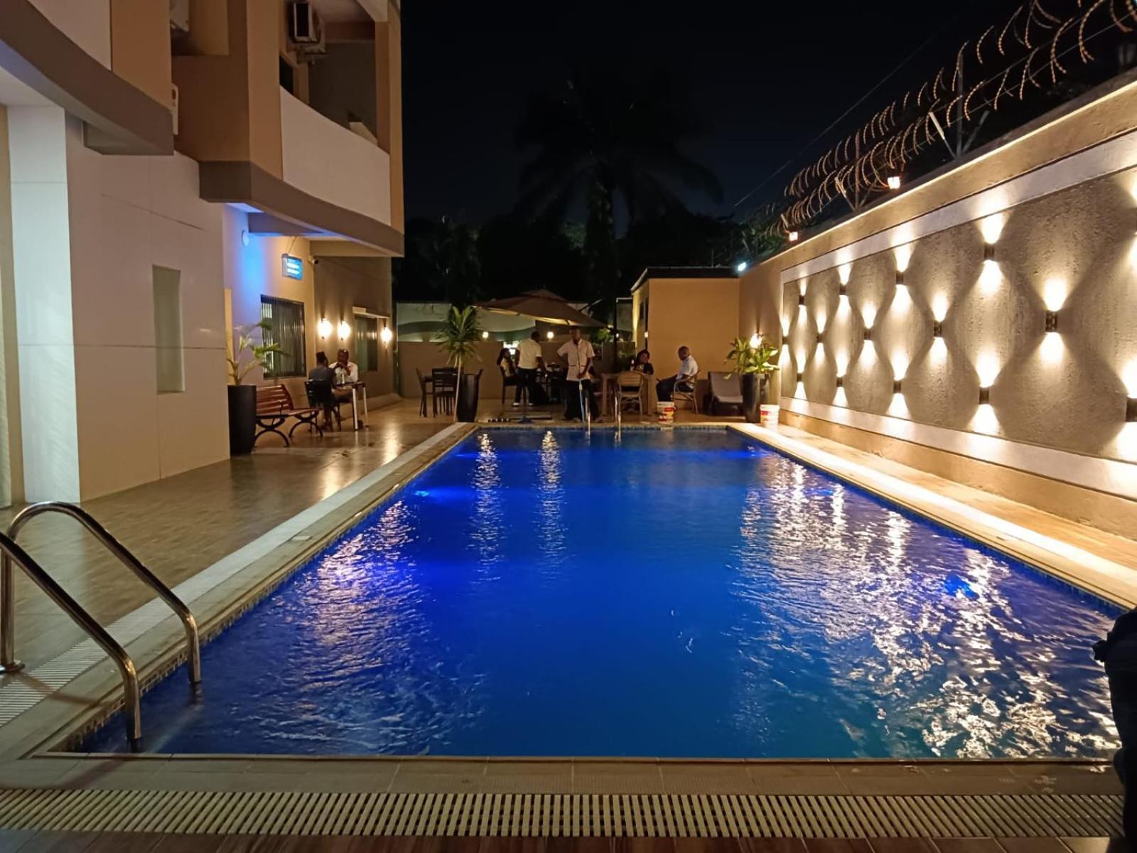 Hotel Golf Coast Kinshasa Esterno foto